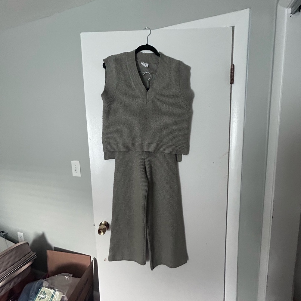 Bobble and lace two piece sweater vest and pant set
